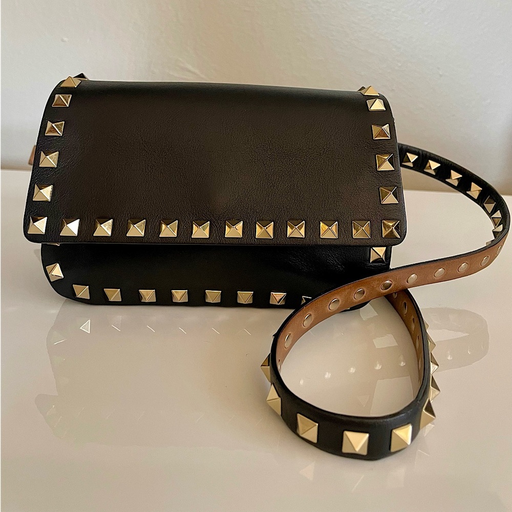 AUTHENTIC VALENTINO ROCKSTUD POUCHETTE